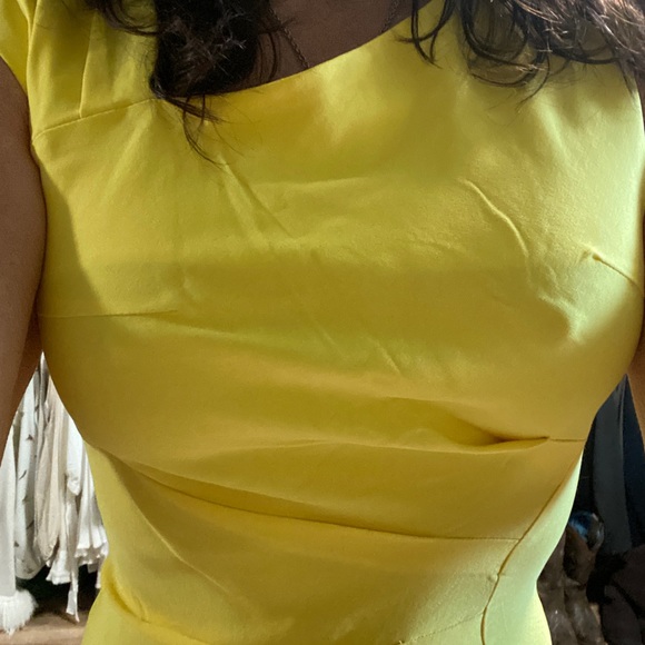 Stunning yellow dress - Picture 2 of 4
